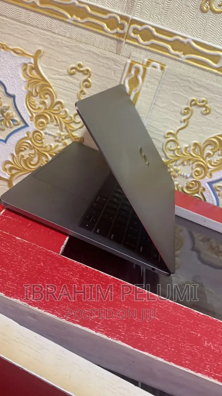 Laptop Apple MacBook 2017 8GB Intel Core I5 SSD 256GB