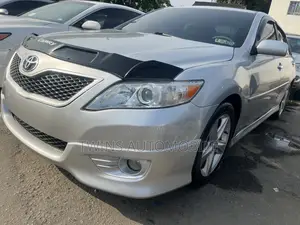 Toyota Camry 2010 Silver