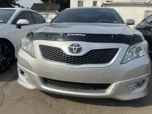 Toyota Camry 2010 Silver