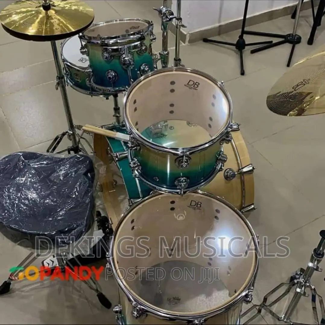 Drummer Boss Performer 5 Piece Professional Drum Set