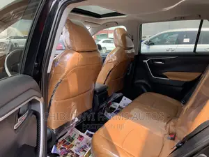 Toyota RAV4 XLE AWD 2020 Black