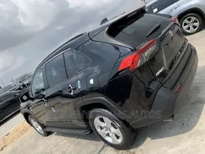 Toyota RAV4 XLE AWD 2020 Black