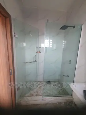 Frame Less Hinger Shower Glass