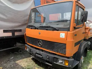 MECEDECES 814 - Tipper