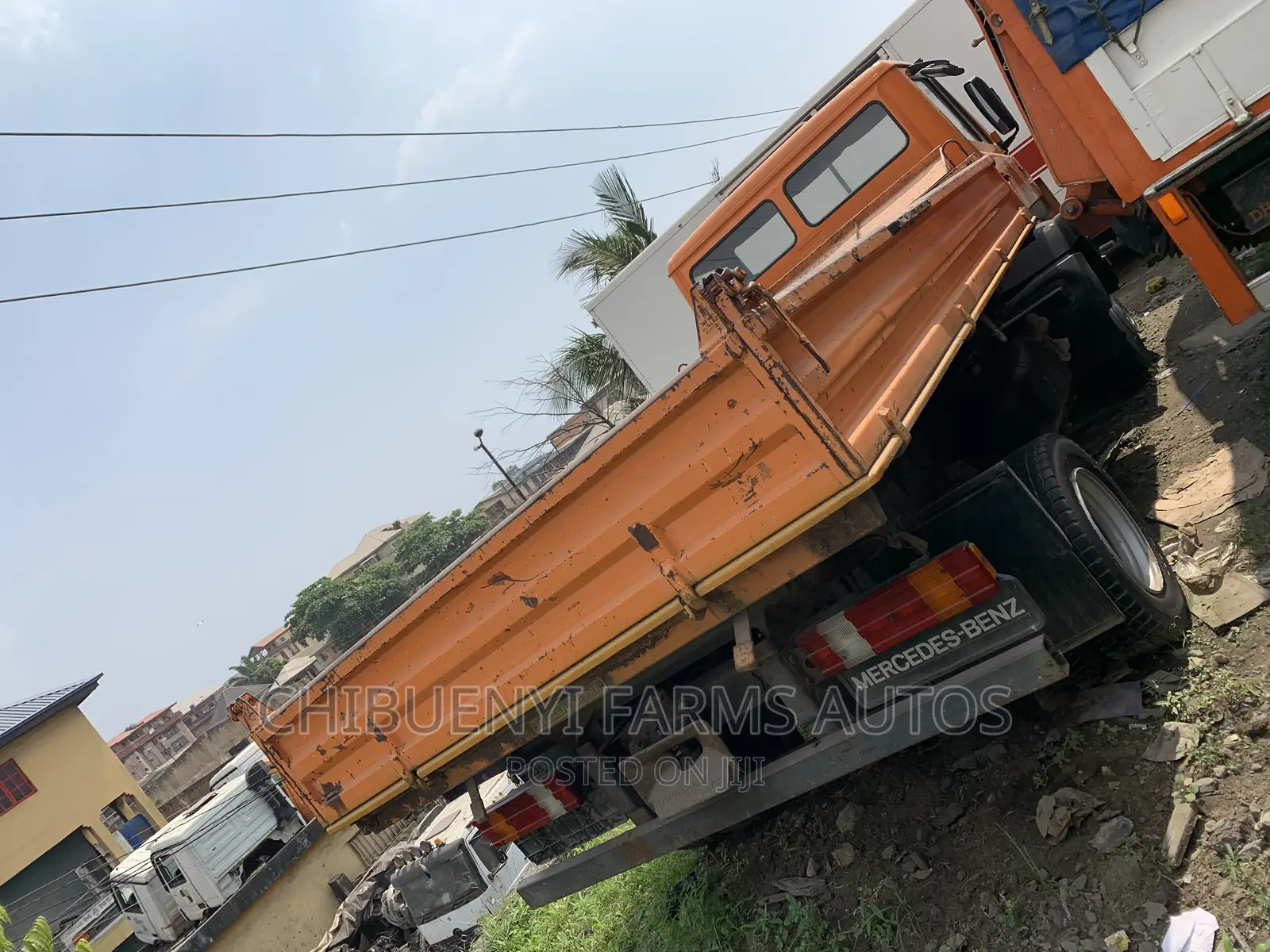 MECEDECES 814 - Tipper