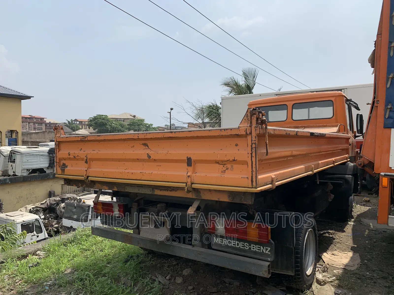 MECEDECES 814 - Tipper