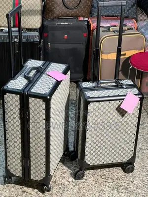 Nice Gucci Traveling Boxes in Medium, Cabin Size for Unisex
