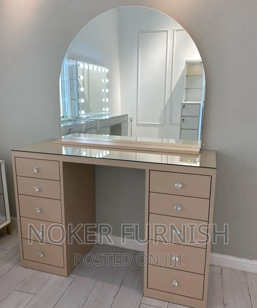 Unique Dressing Table With Mirror