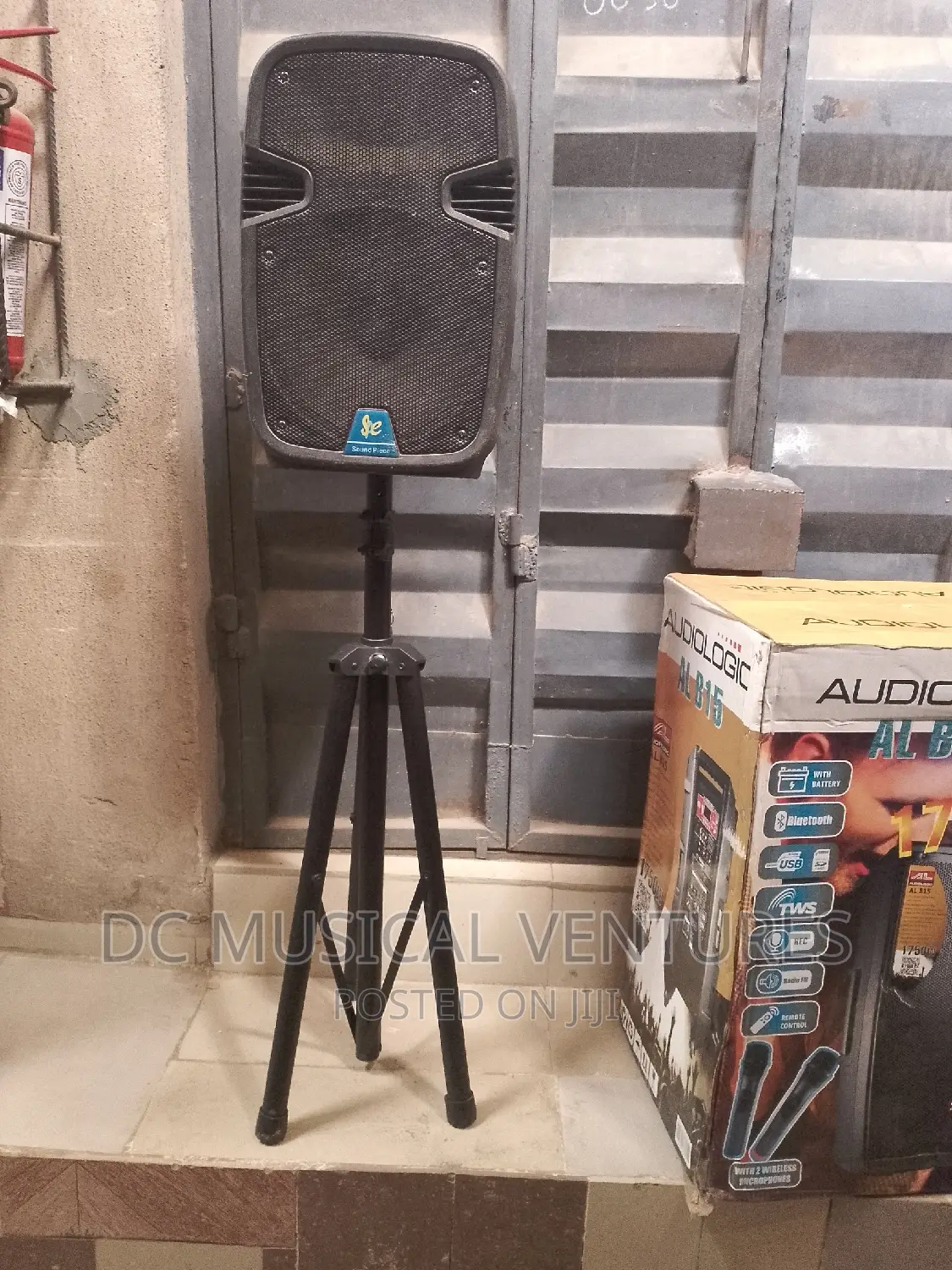 Speaker Stand