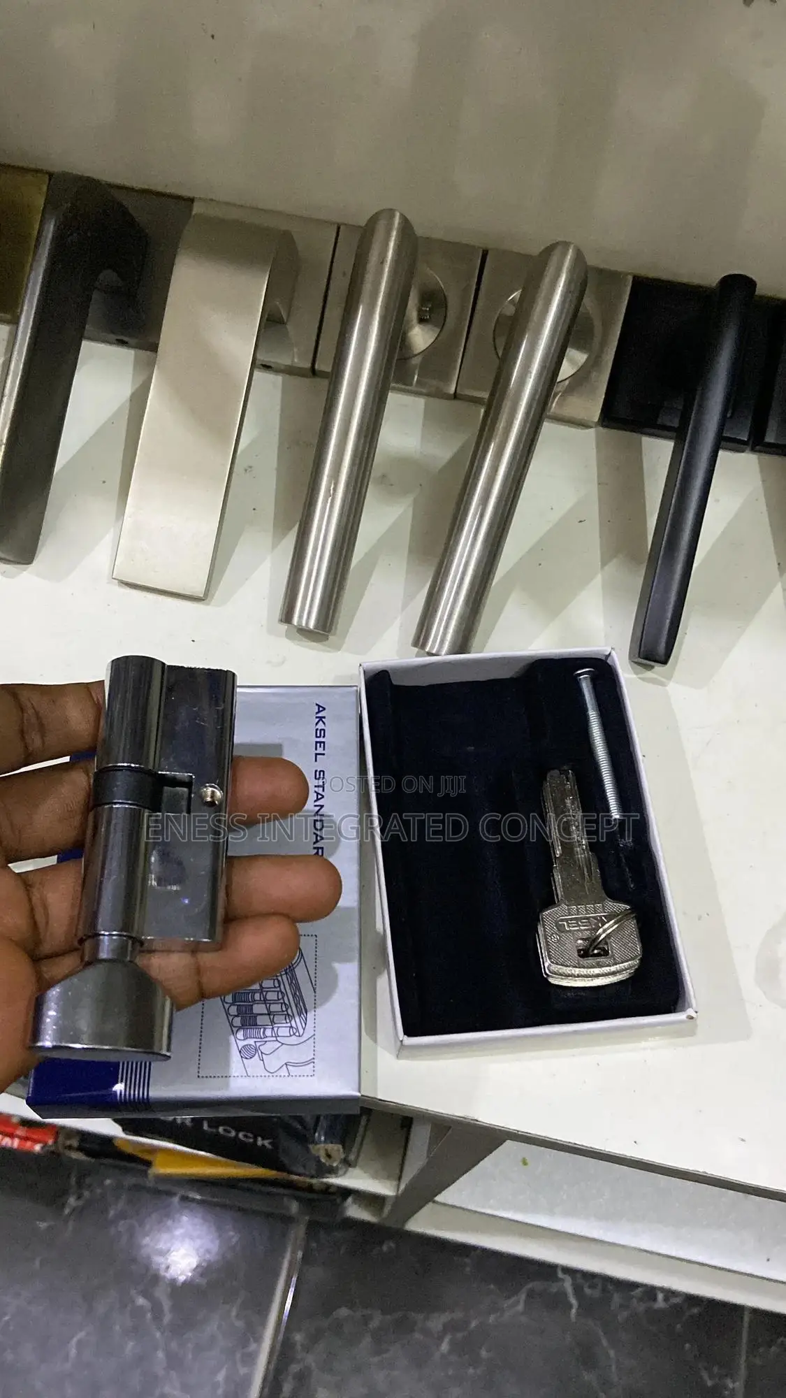 Aksel Chrome Knob Cylinder