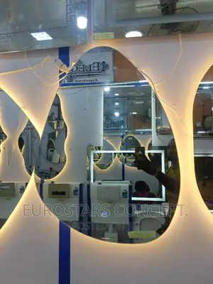 Shapeless Mirror With Lights