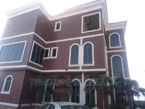 6bdrm Duplex in Main Gusape, Guzape District for sale