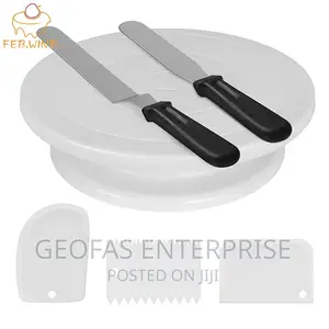 6 Pieces of Cake Decorating Tools With Cake Turntable