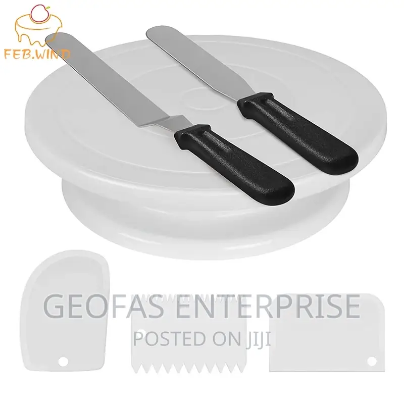 6 Pieces of Cake Decorating Tools With Cake Turntable