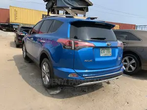 Toyota RAV4 2019 Blue