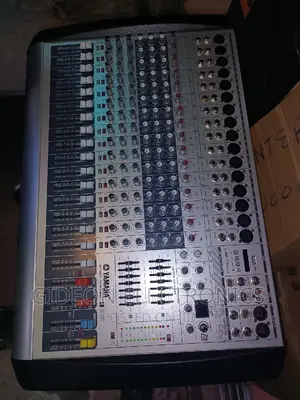 Yamaha 16channels Mixer
