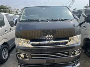 Toyota HiAce 2013 Black