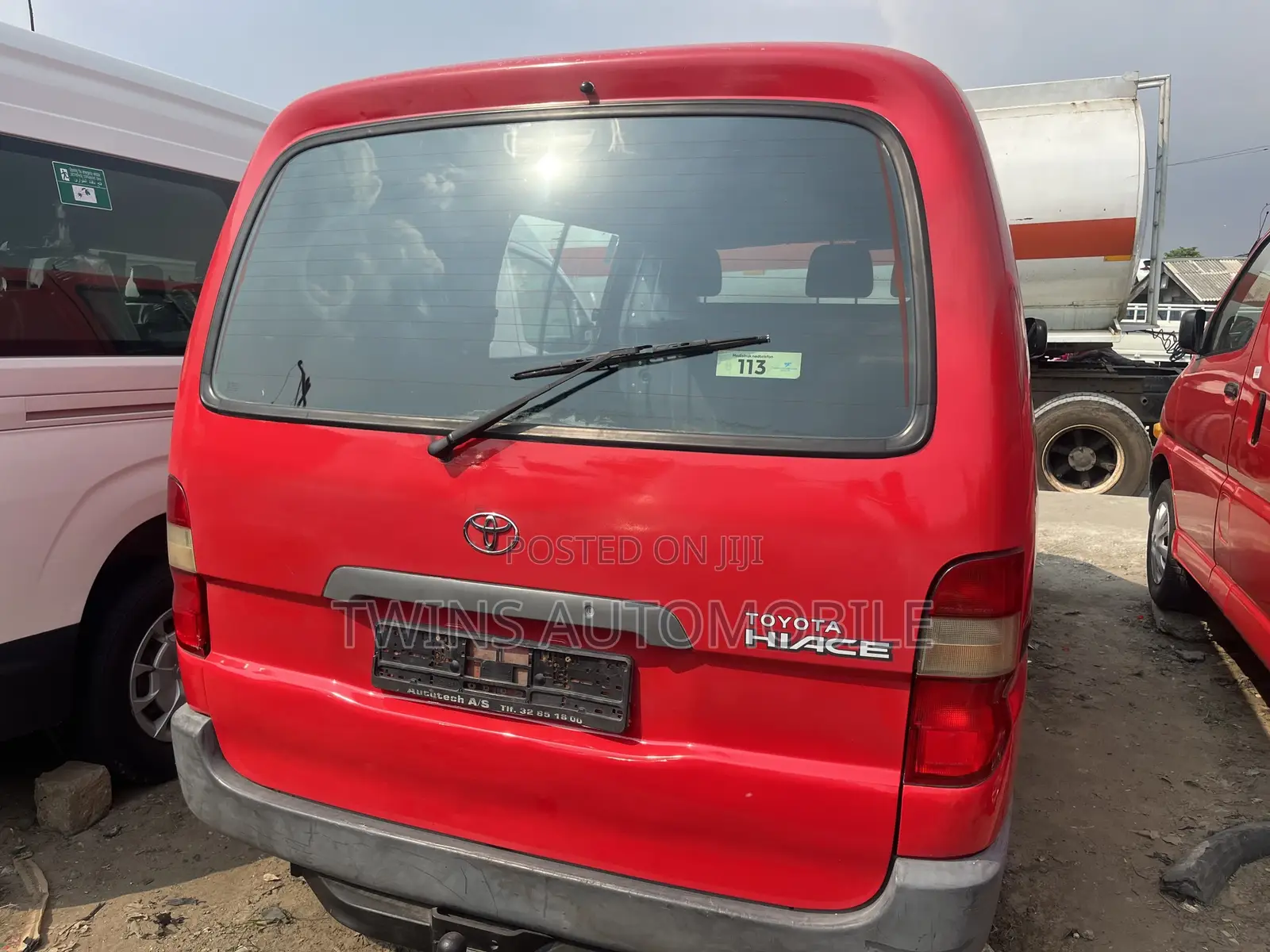 Toyota HiAce 2005 Red