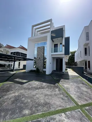 Furnished 5bdrm Duplex in Chevron for sale