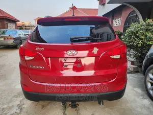 Hyundai Tucson SE AWD 2015 Red