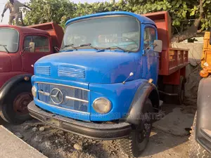 Mercedes Benz 911 Tipper Blue
