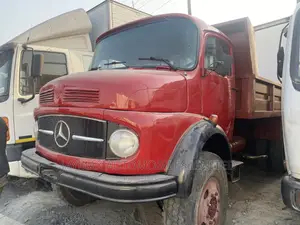 Mercedes Benz 911 Red Tipper