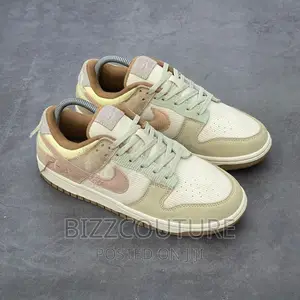 Original Nike Sb Dunk Low Sneakers Available in Store