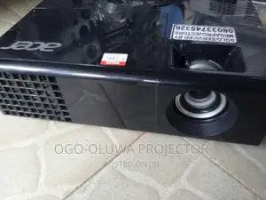 DLP Acer Projector for the Classroom,Churches and Office Use