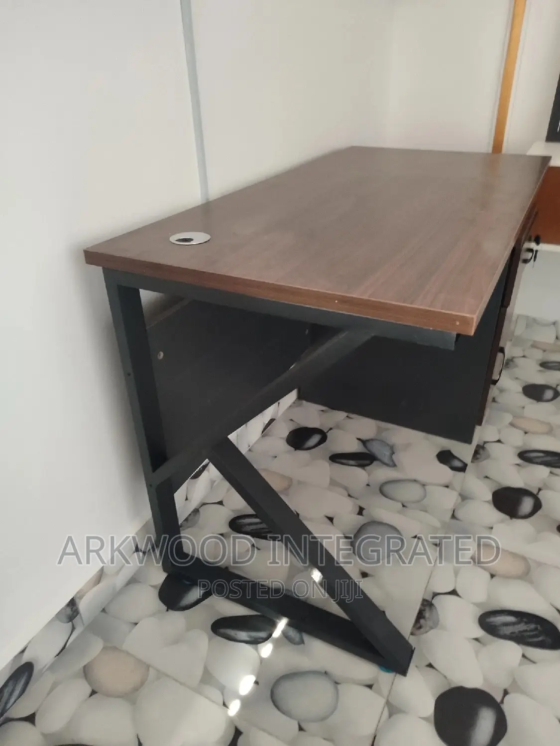 Office/Study Table 1.2mitre