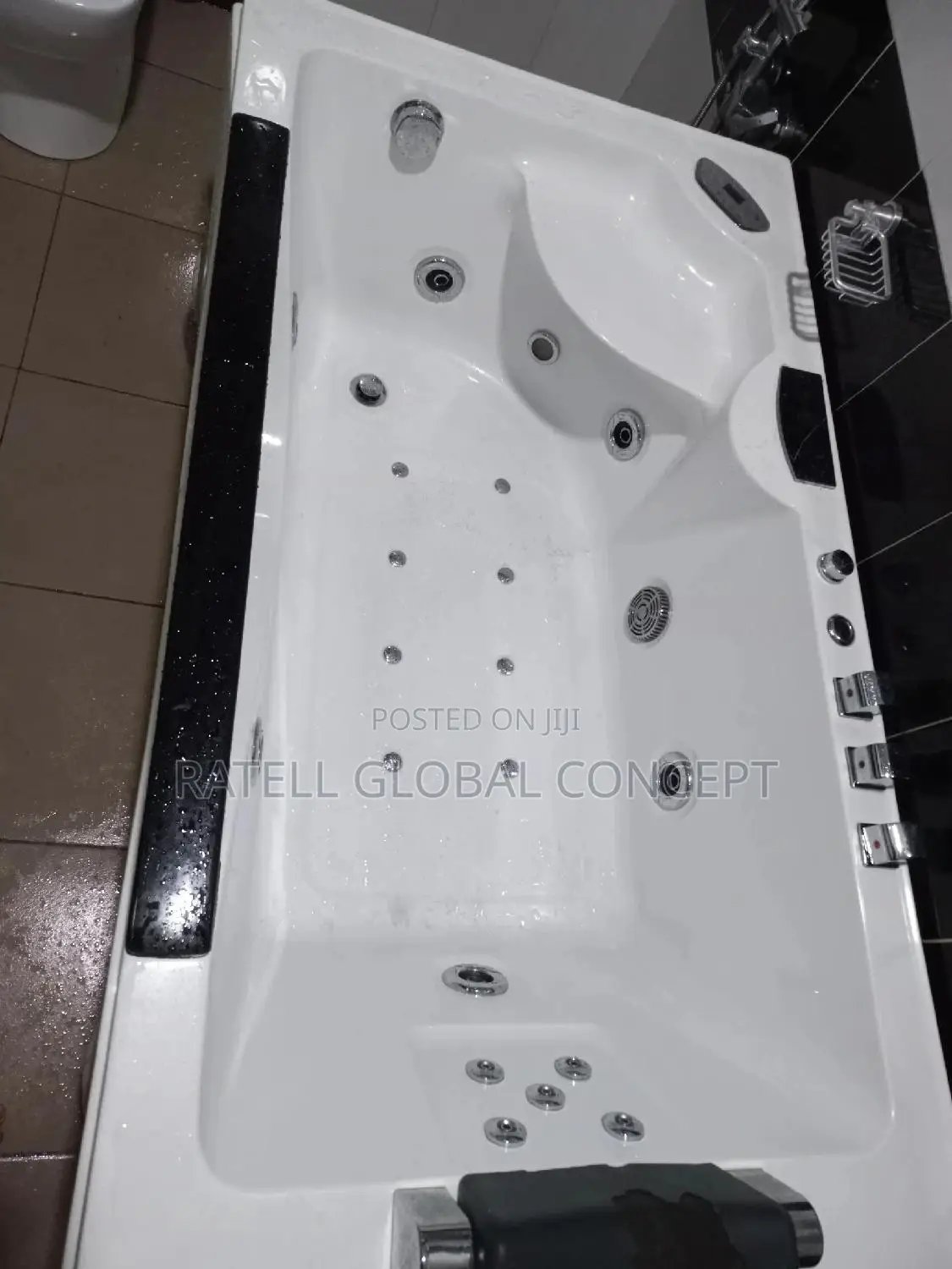 Acrylic Single Jacuzzi