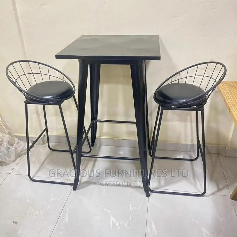 Restaurant Dining by 2