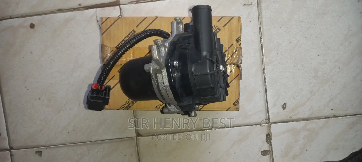 Pump Assy Air .Lexus ,Prado,Hilux,Forthuner