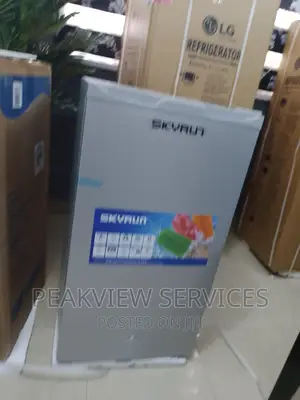 Best Selling (90G) Skyrun With Key Lock Refrigerator