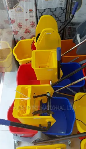 Photo - Original 2litres Mopping Bucket With Wringer