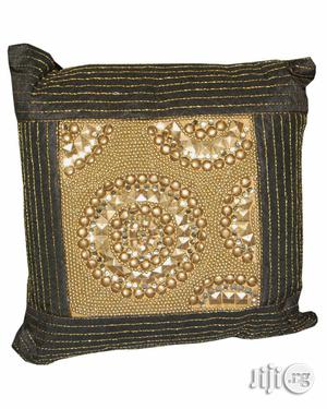 Throw Pillow With Sturd