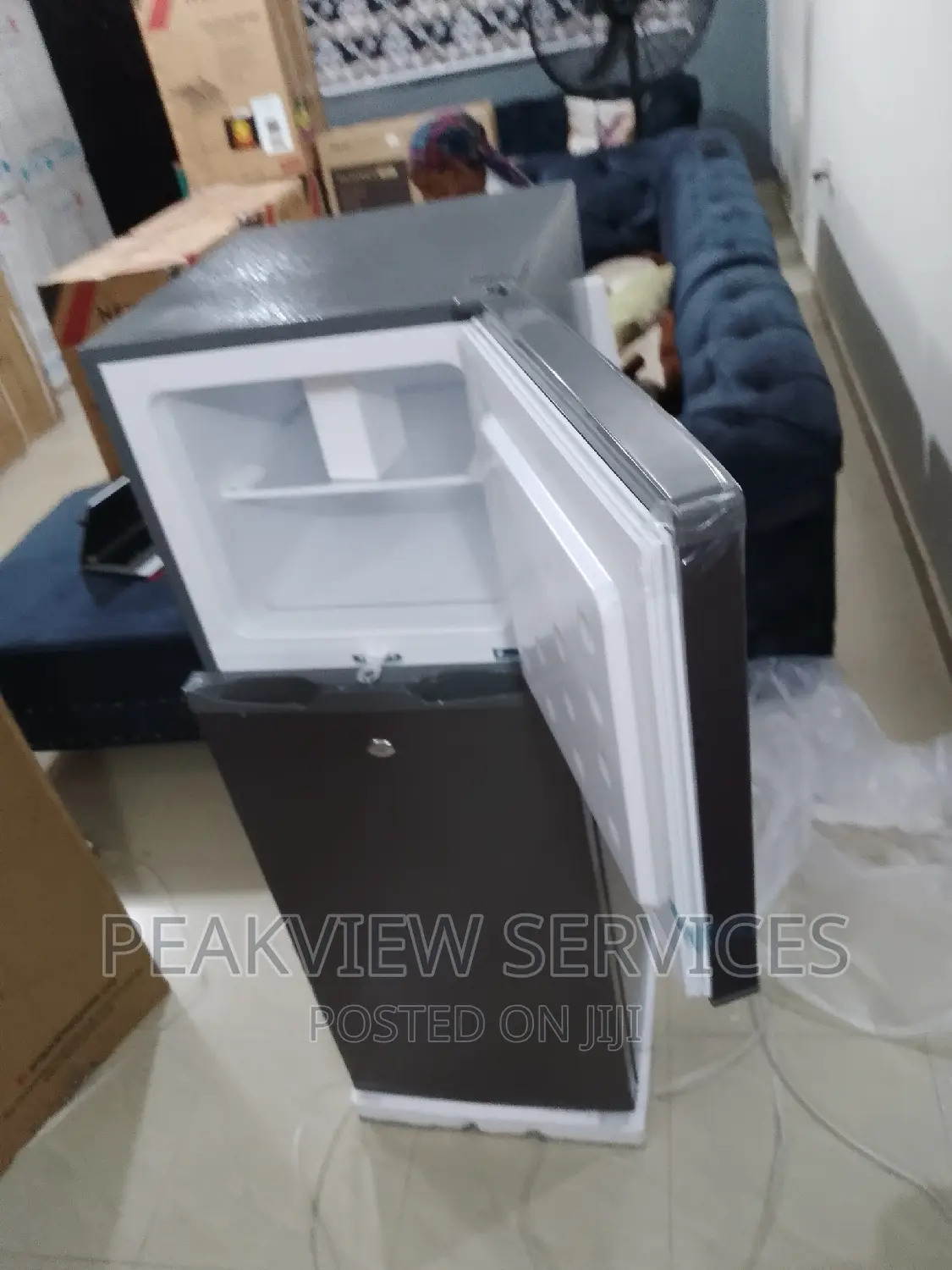 Skyrun 138L Double Door Refrigerator With Shelves