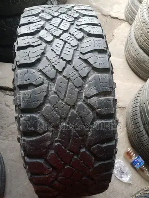 275/70r18 Tokunbo Tires for Toyota Tundra and F150