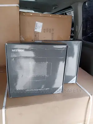 Neewer LED 660pro Light