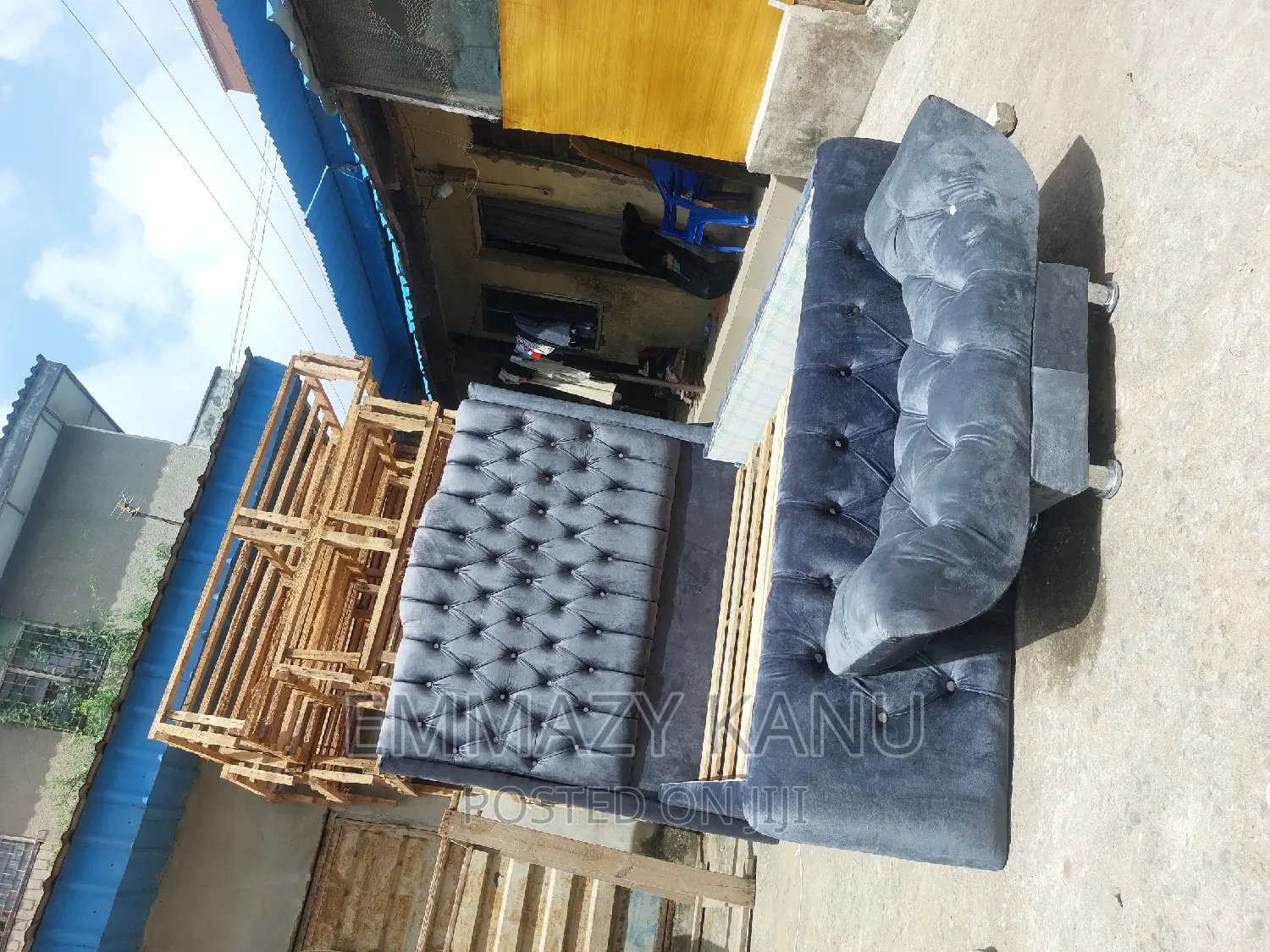 4.5 by 6ft Bedframe