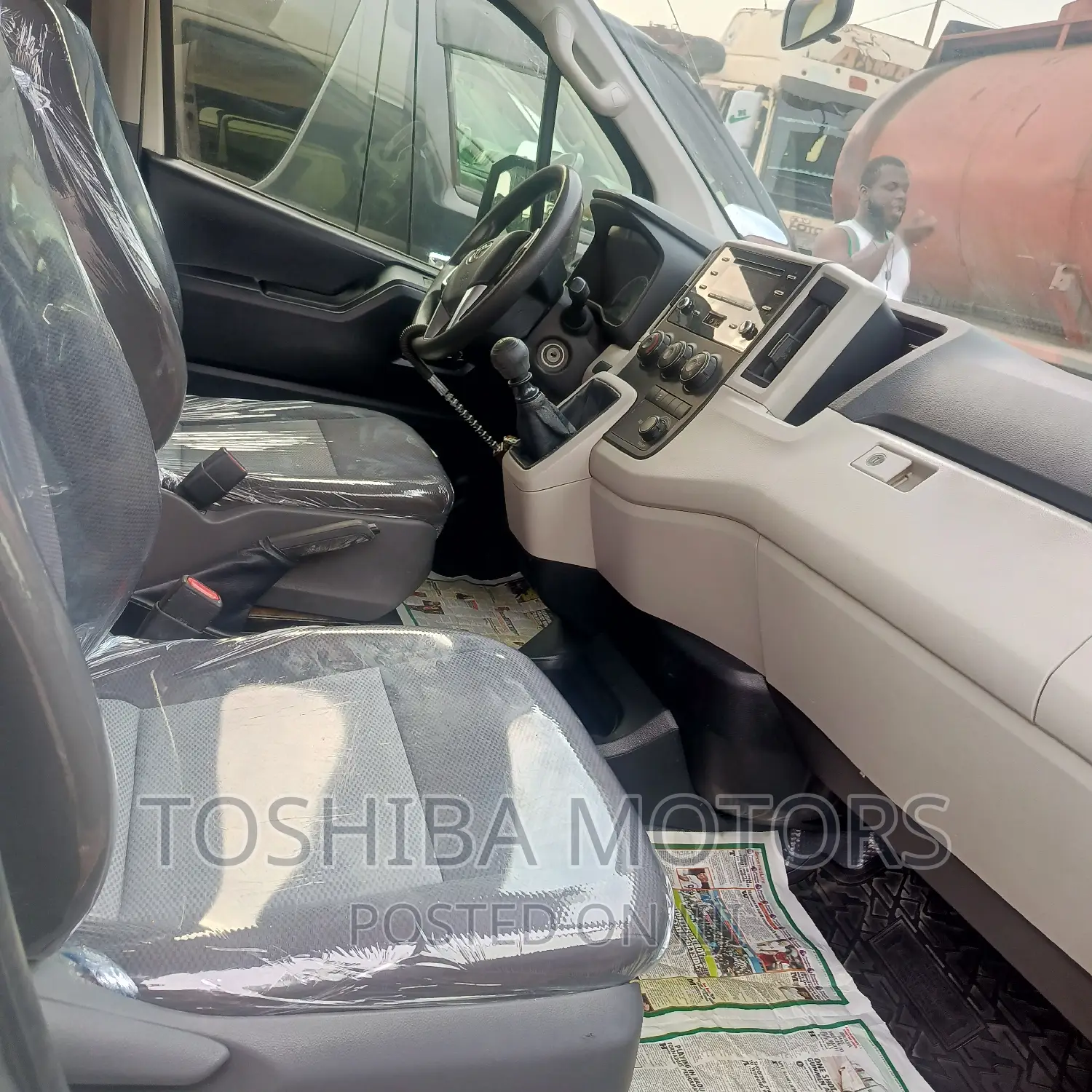 Toyota HiAce 2021 White