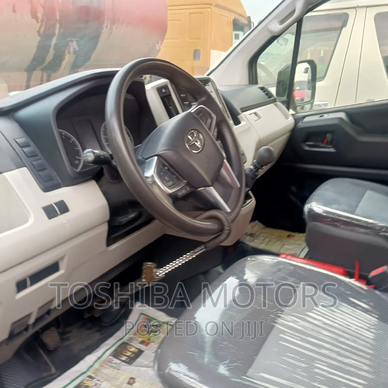 Toyota HiAce 2021 White