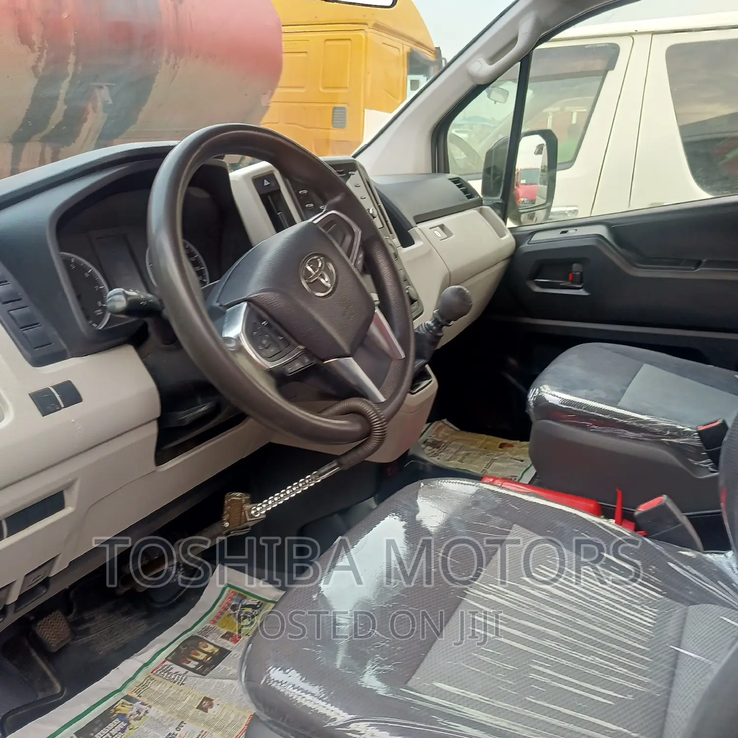 Toyota HiAce 2021 White