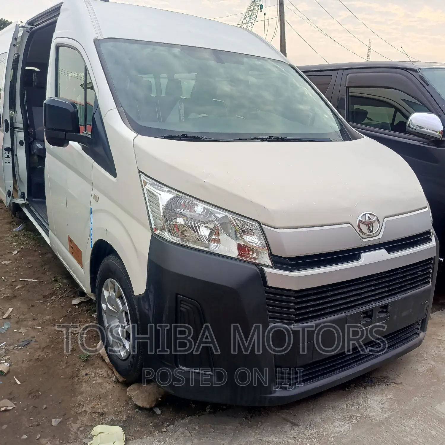 Toyota HiAce 2021 White