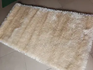 High Quality Turkish Center Rug Cream Color 5×7