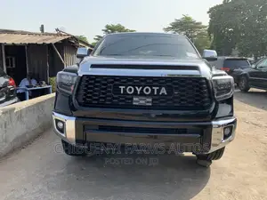 Toyota Sequoia Platinum w/FFV 4x4 2018 Black