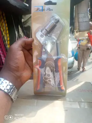 Eyelet Plier