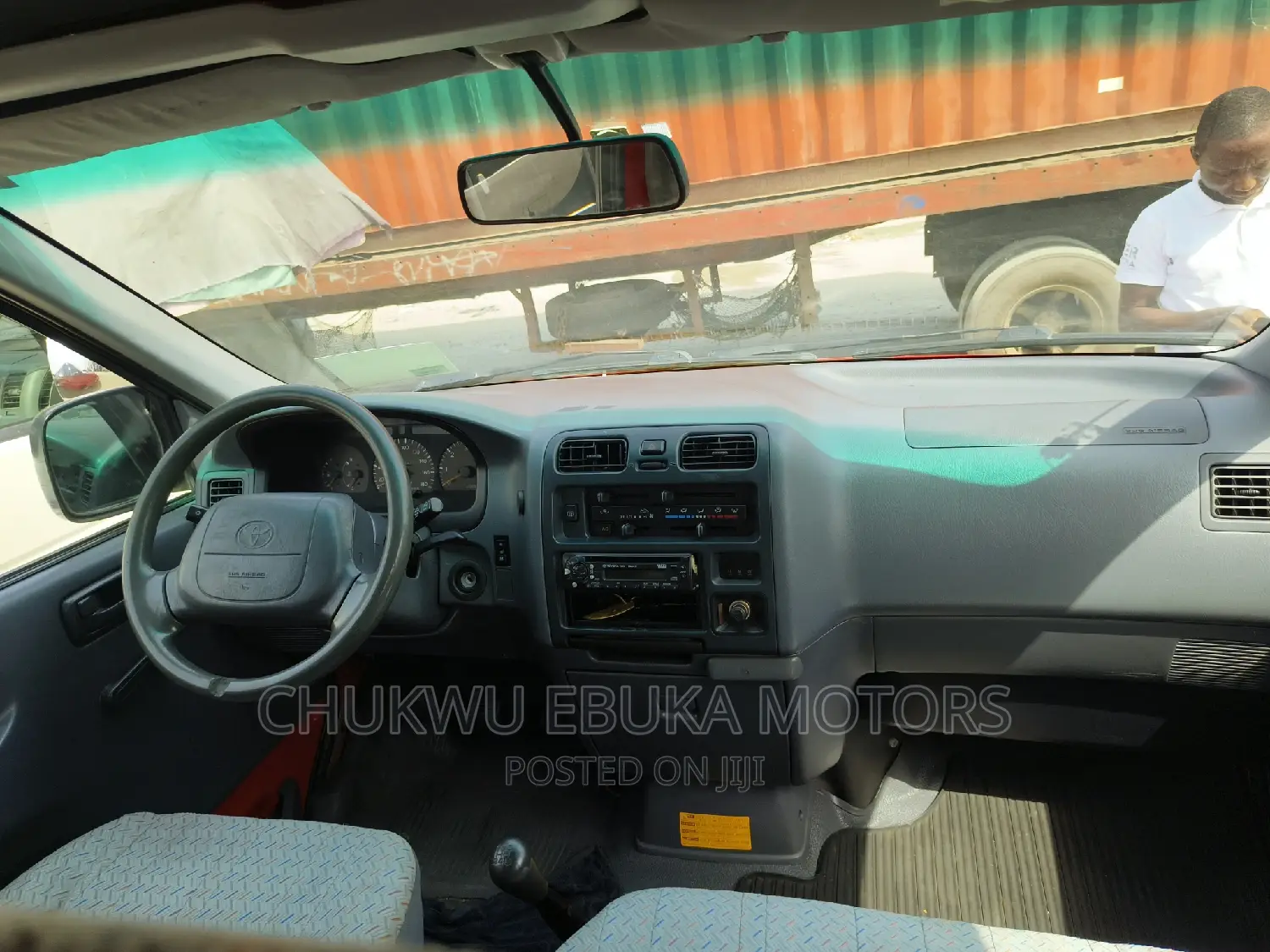 Toyota HiAce 2002 Red