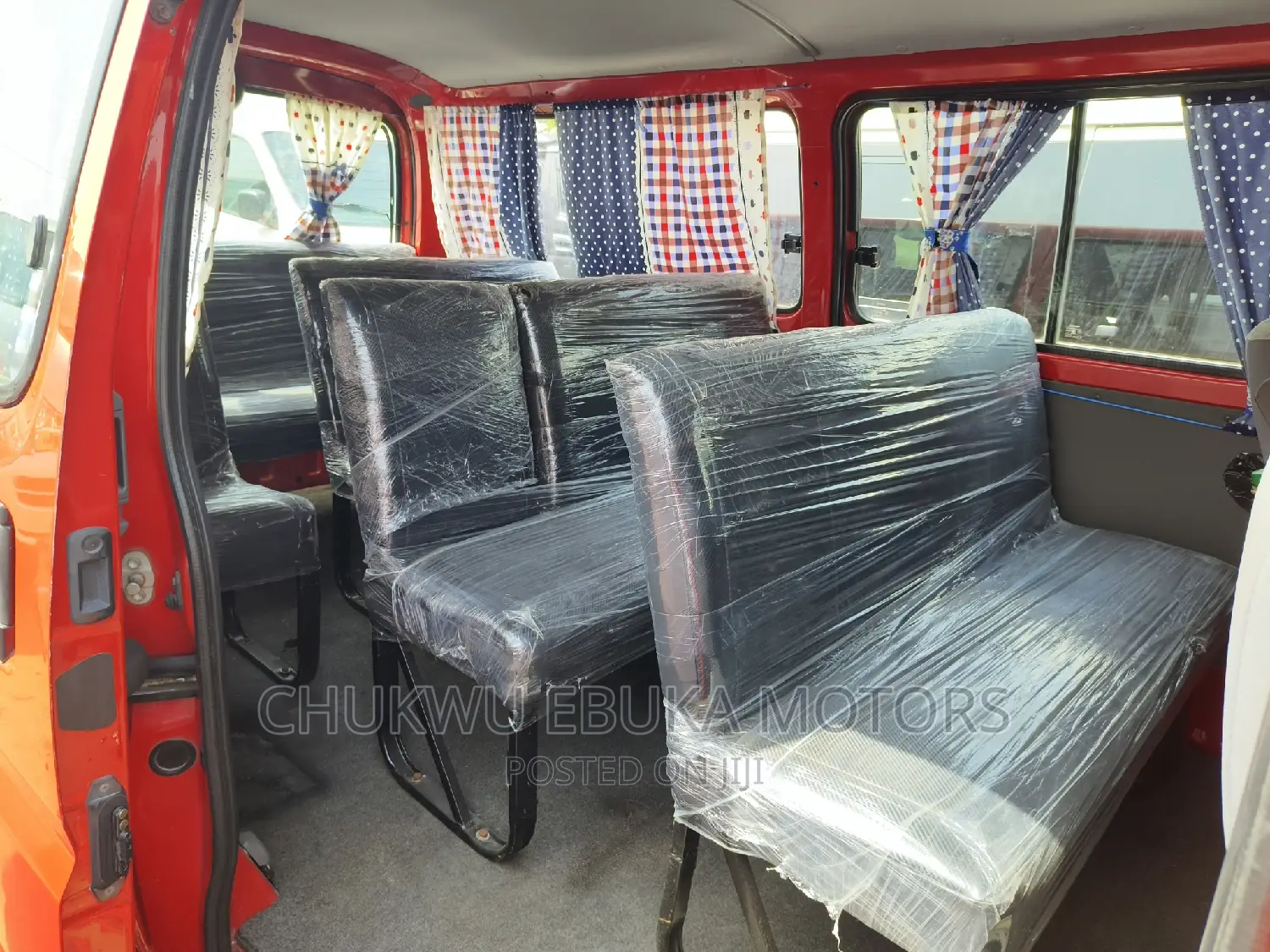 Toyota HiAce 2002 Red