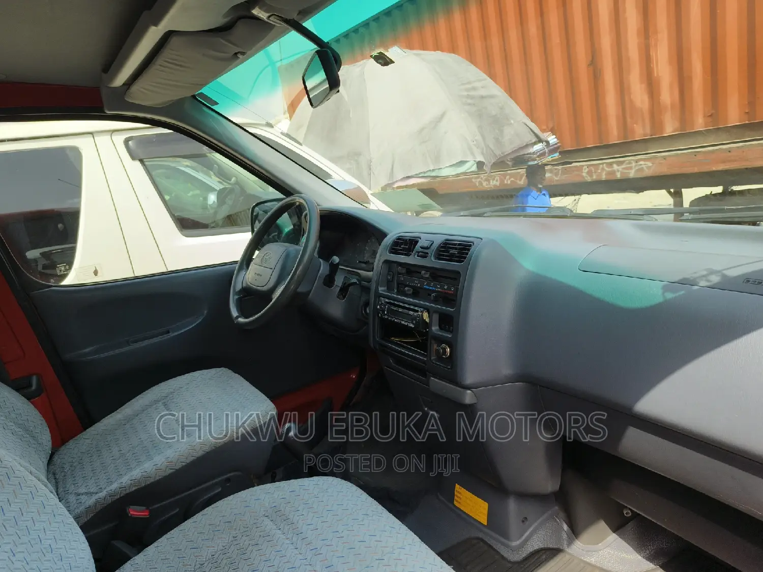 Toyota HiAce 2002 Red