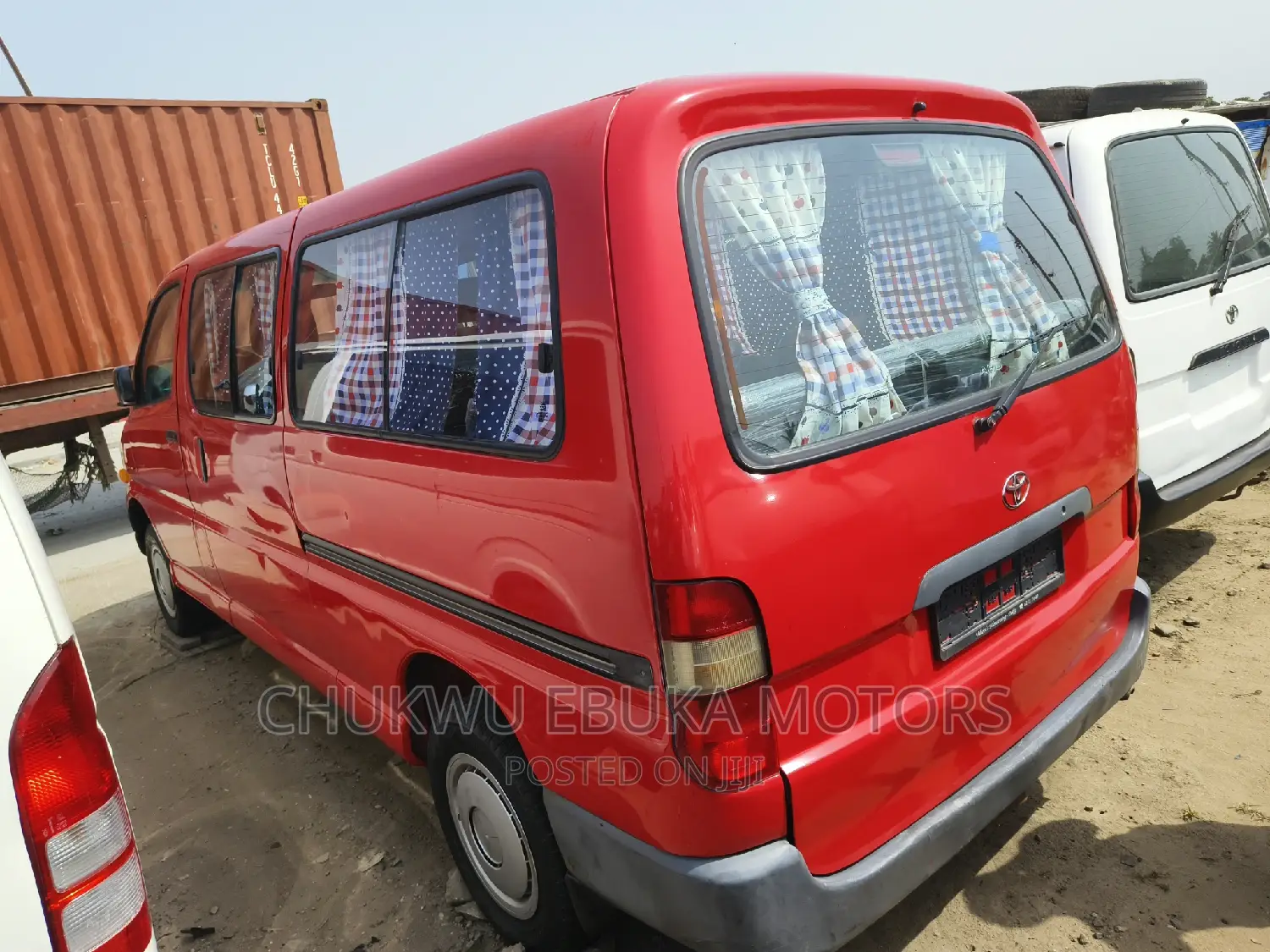 Toyota HiAce 2002 Red